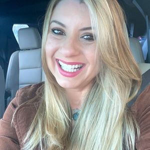 Meet your Posher, Andrea